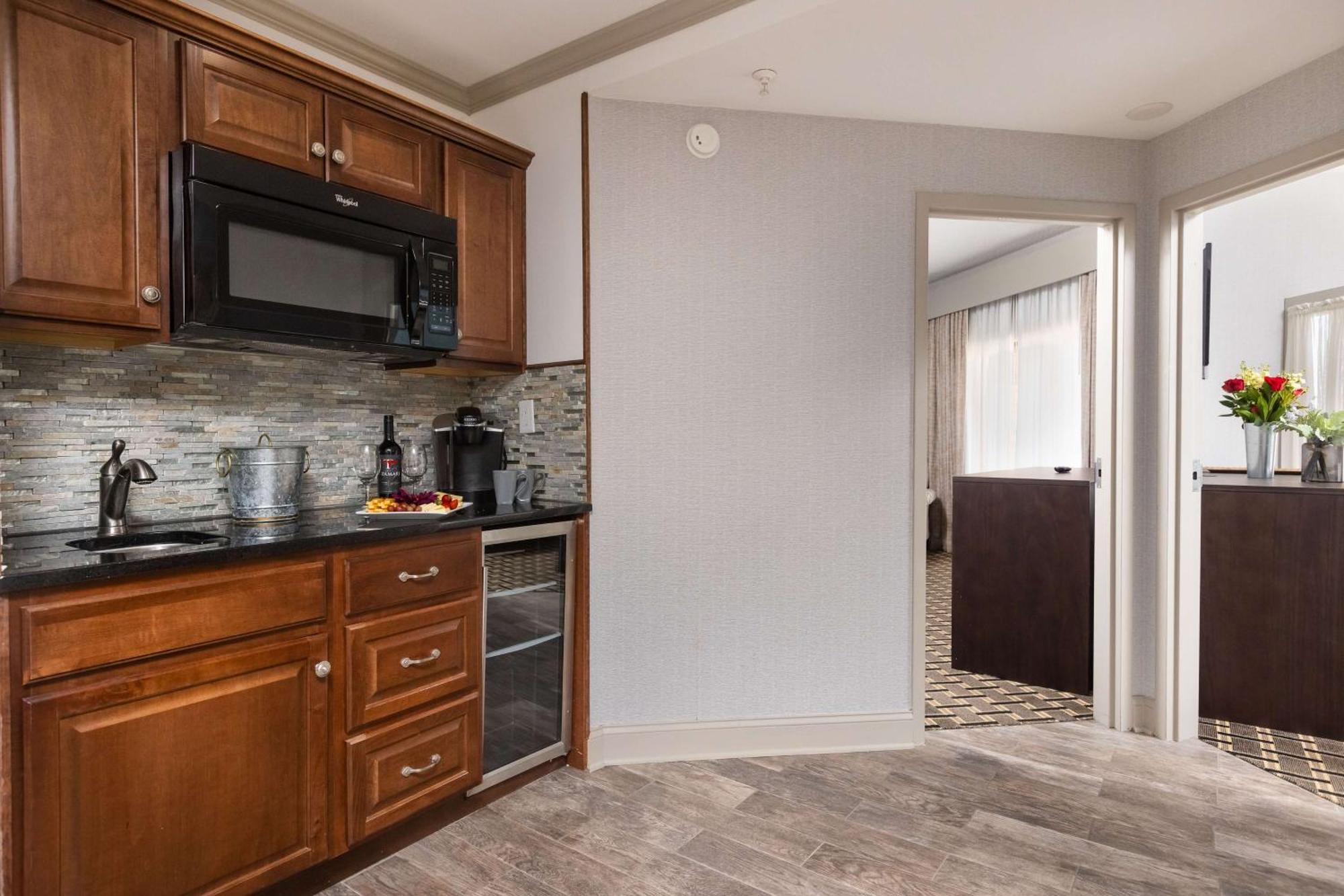 Inn At The Colonnade Baltimore - A Doubletree By Hilton Hotel Exterior foto